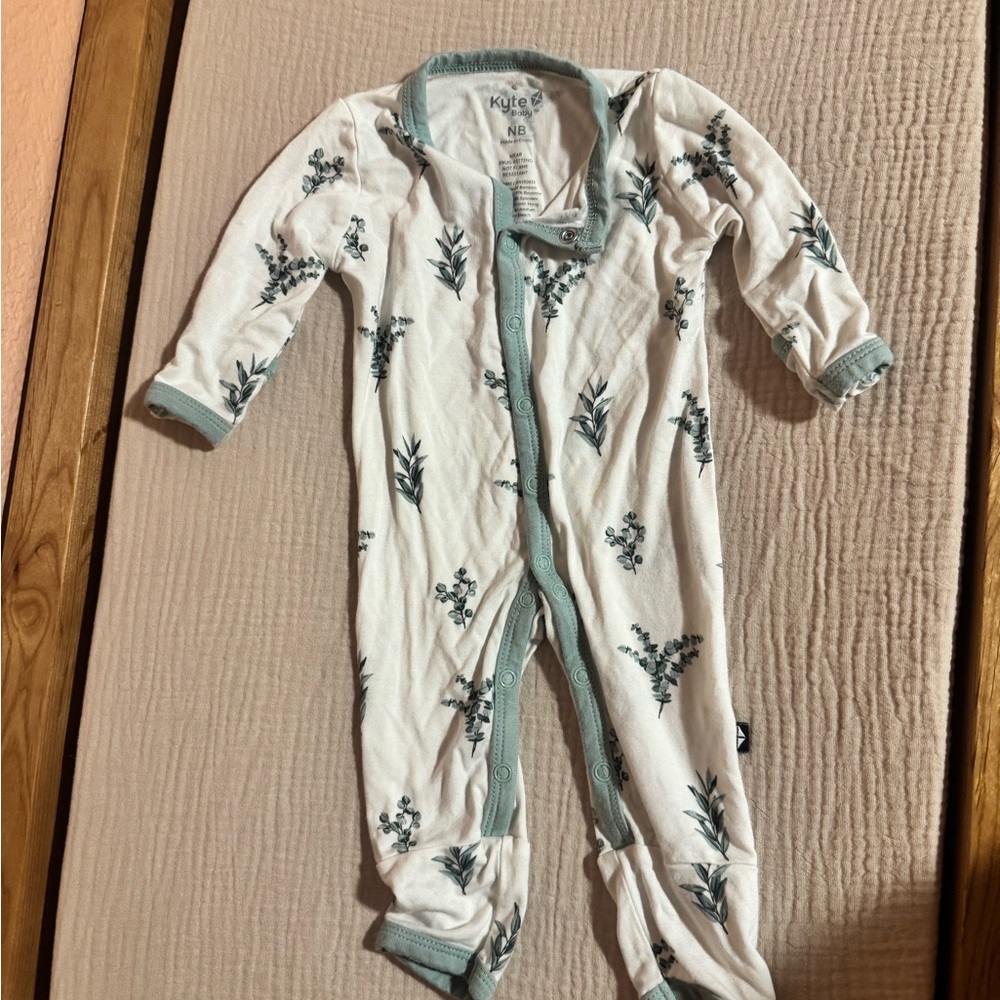 Kyte Baby White & Sage Eucalyptus Romper